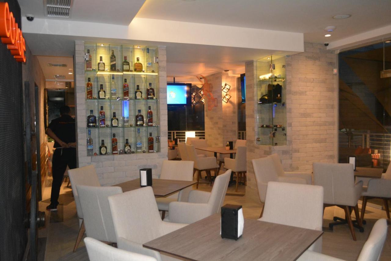 Ducassi Suites Rooftop Pool - Beach Club And Spa 푼타 카나 외부 사진